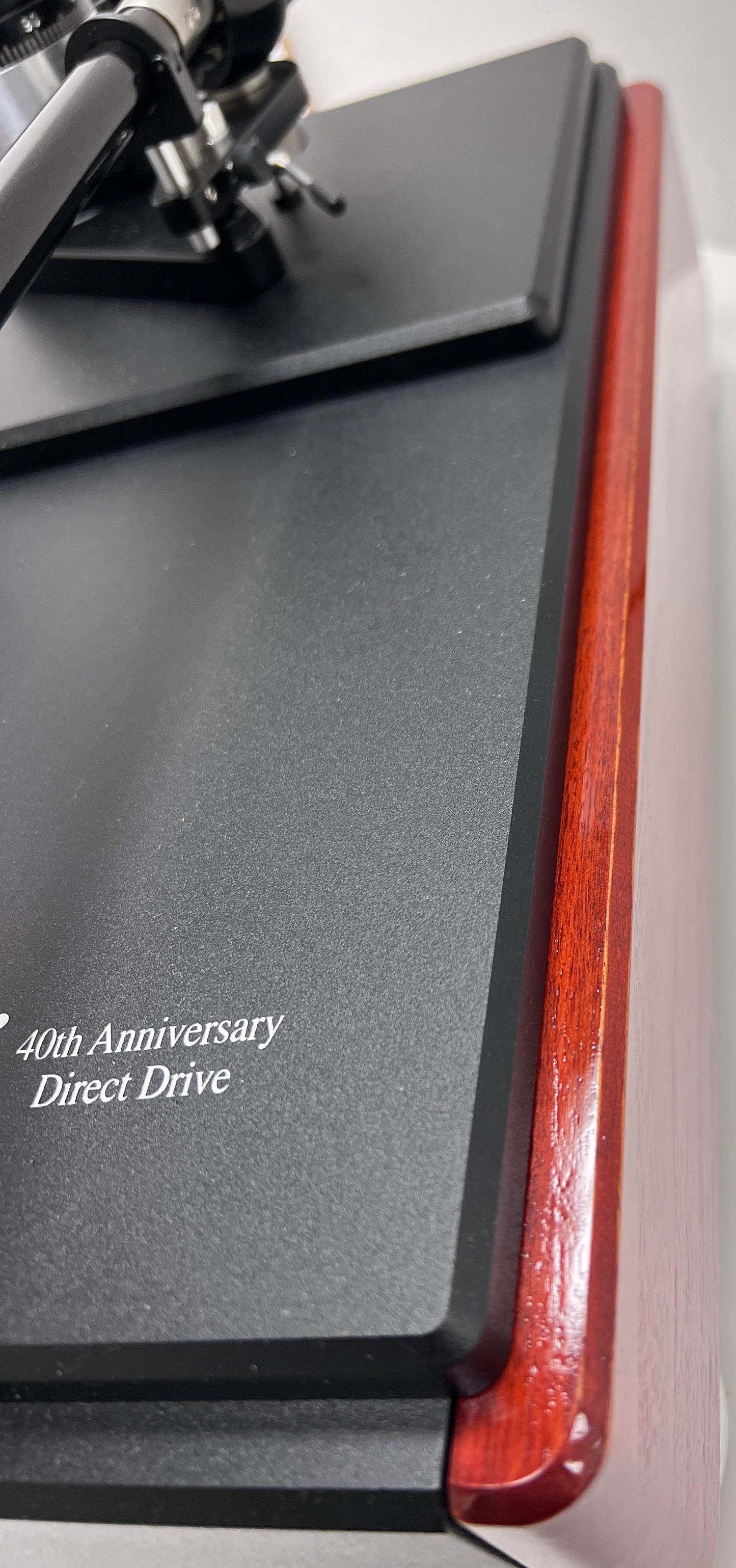 HW-40 Anniversary Edition - Walnut - B-Stock