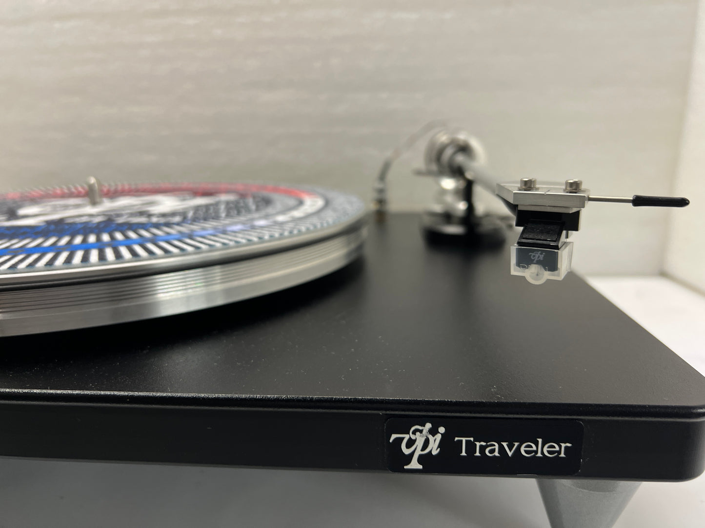 Traveler - Black V-1