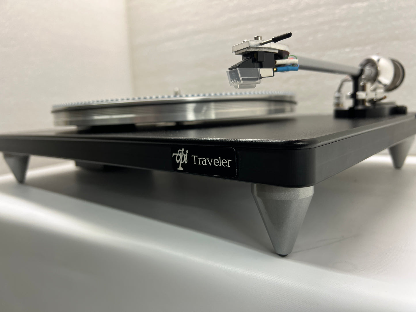 Traveler - Black V-1